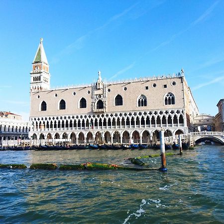 Gate To Venice Apartment เมสเตร ภายนอก รูปภาพ