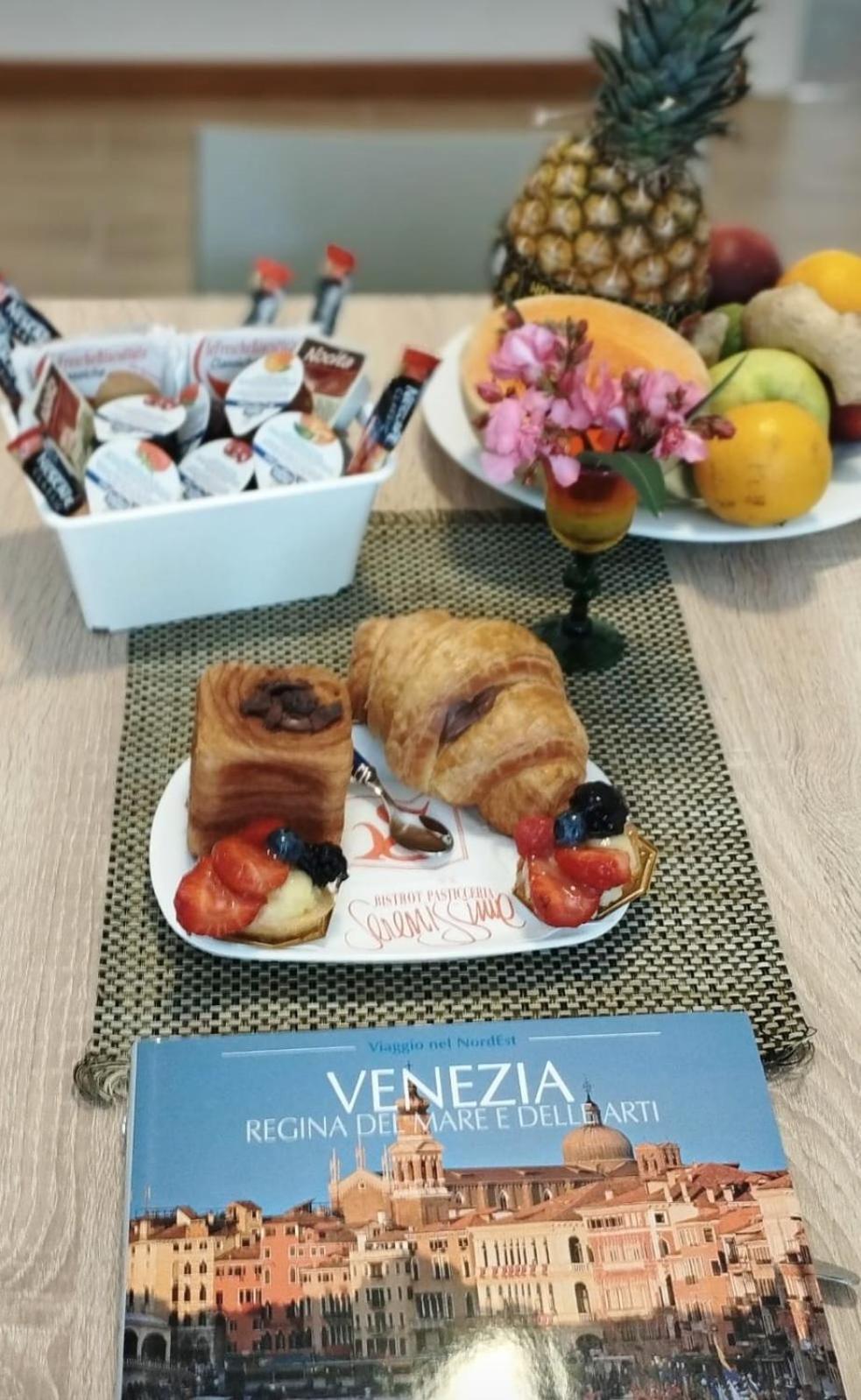 Gate To Venice Apartment เมสเตร ภายนอก รูปภาพ